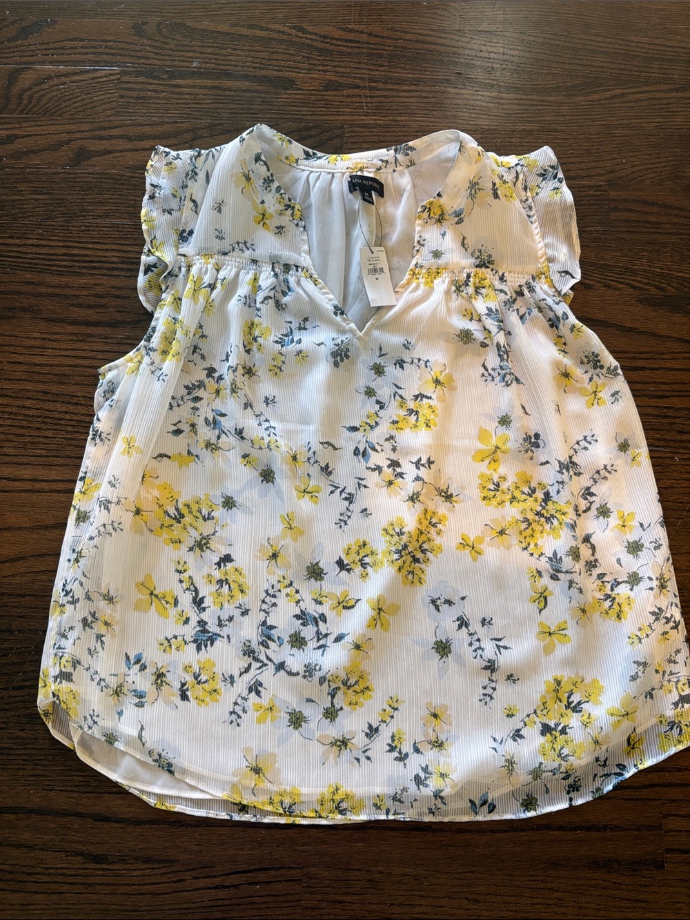 Banana Republic White Floral V-Neck Cap Sleeve Camisole